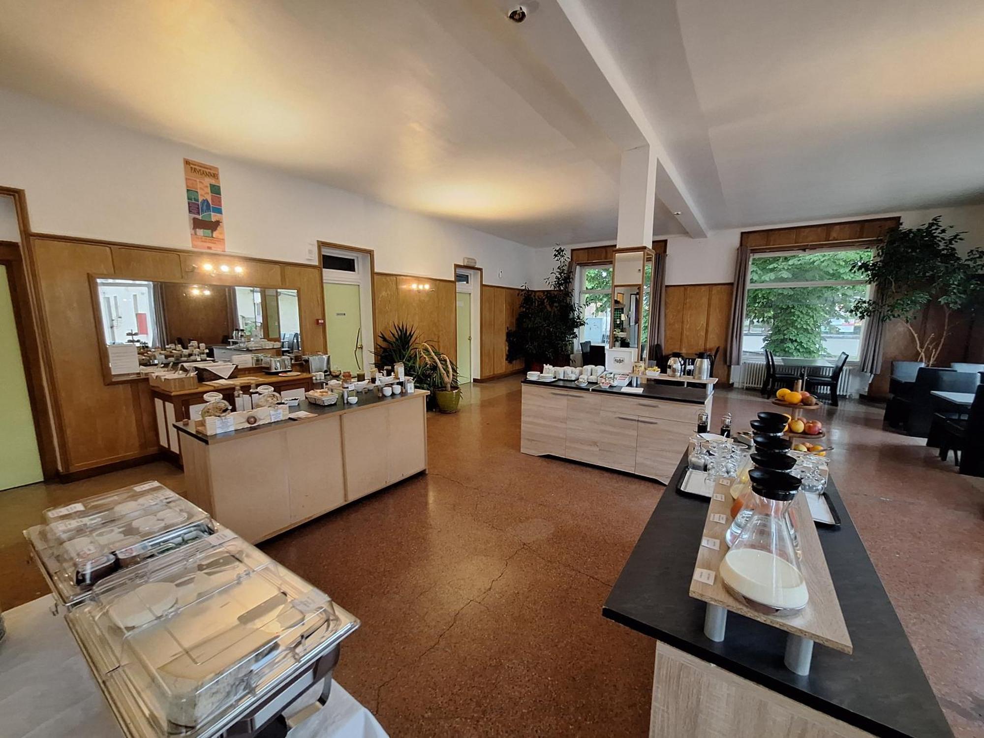 Hotel Le Connetable Сен-Боне-ан-Шампсор Екстериор снимка