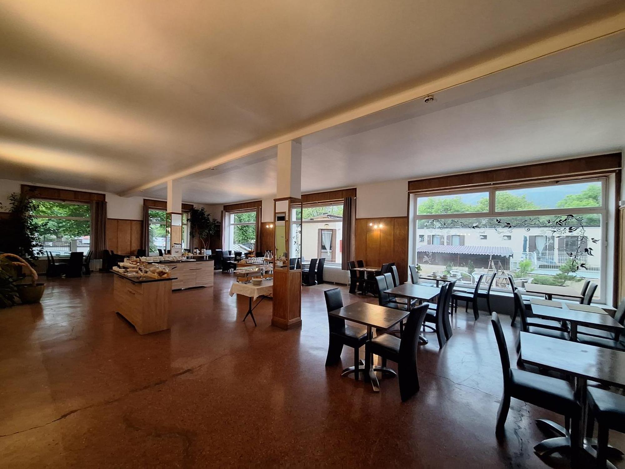Hotel Le Connetable Сен-Боне-ан-Шампсор Екстериор снимка
