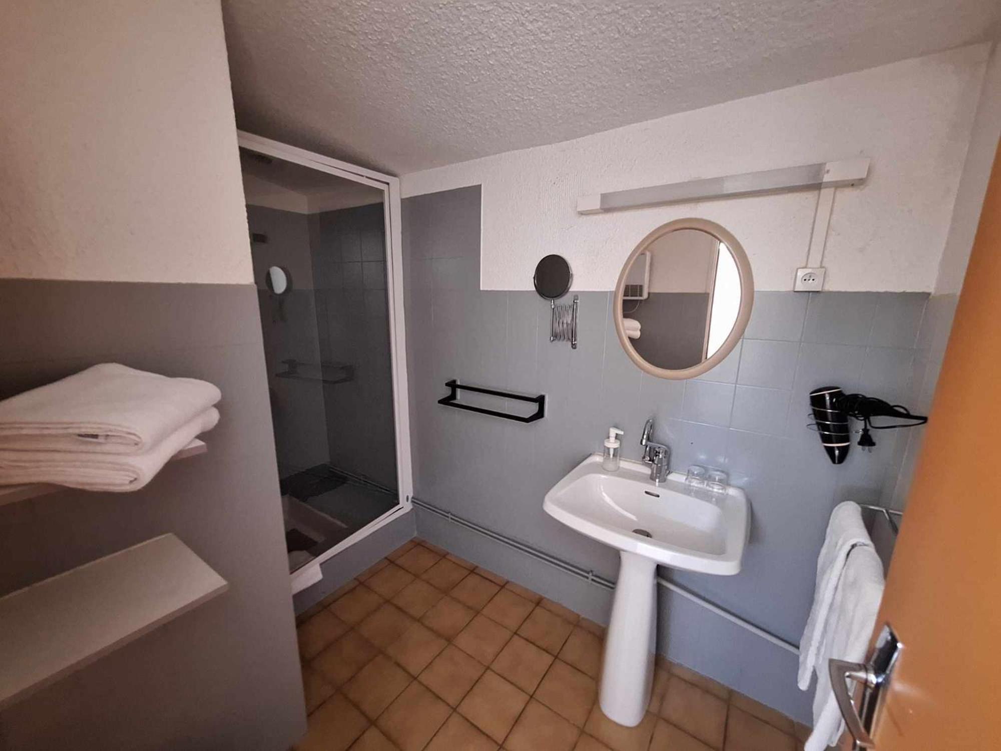 Hotel Le Connetable Сен-Боне-ан-Шампсор Екстериор снимка