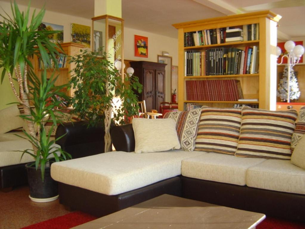 Hotel Le Connetable Сен-Боне-ан-Шампсор Екстериор снимка